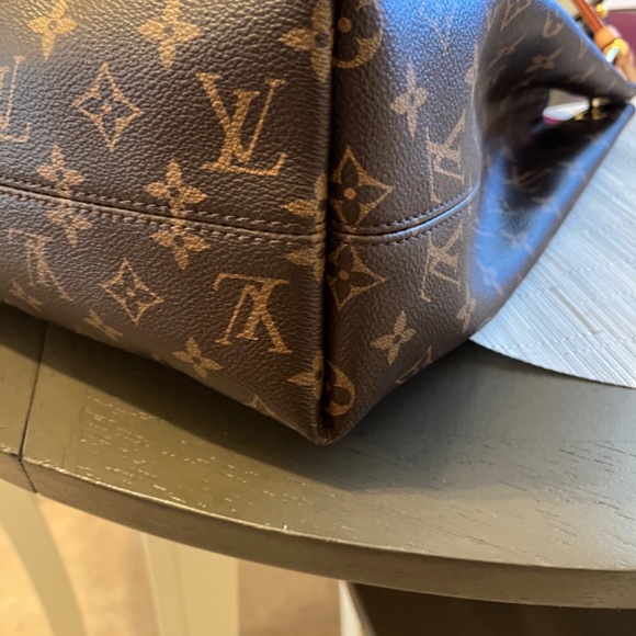 Authentic Graceful MM - Picture 6 of 10